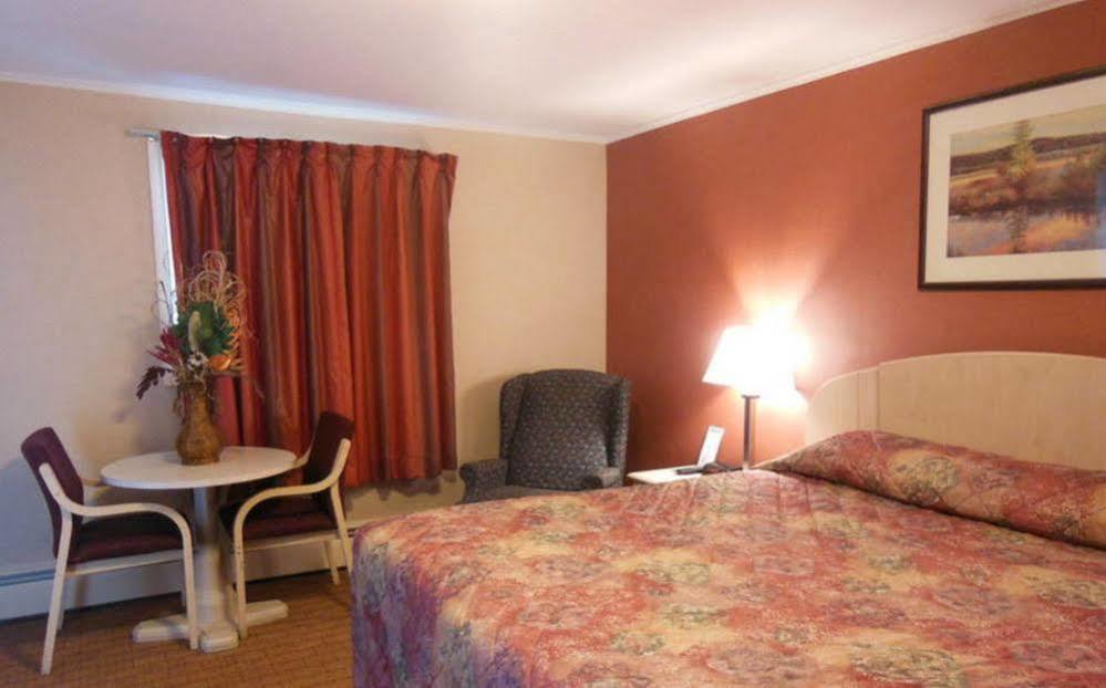 Wilbraham Inn Ludlow Kültér fotó